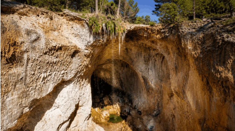 Tonto Natural Bridge view scene